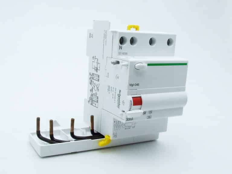 A9N21496 – ProDis vigi TG40 si – bloc différentiel – 3P+N 40A 30mA instanta type A 400-415V