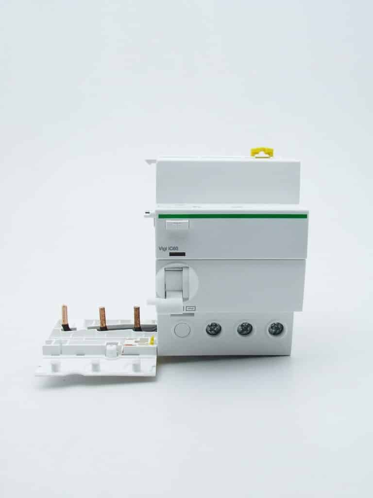 A9V15363 – Acti9, Vigi iC60 bloc différentiel 3P 63A 300mA sélectif type AC