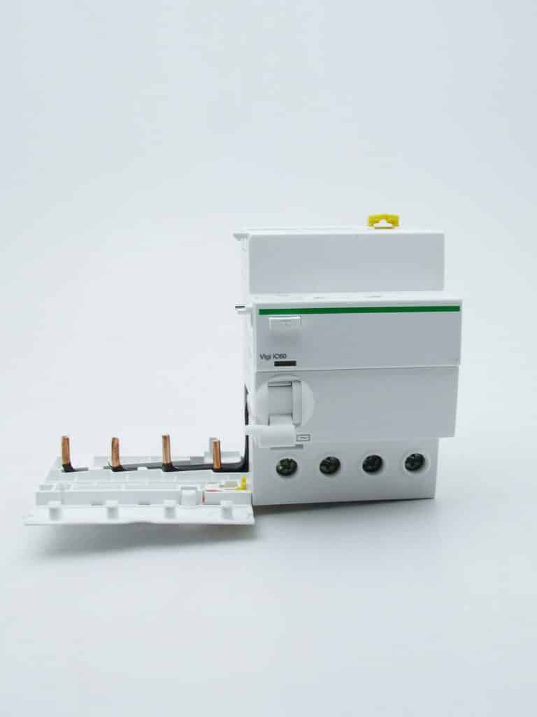 A9V15463 – Acti9, Vigi iC60 bloc différentiel 4P 63A 300mA sélectif type AC