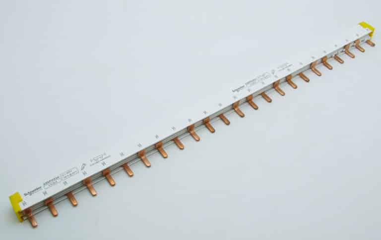 A9XPH324 – Acti9 iC60 – peigne à dents – 3P – 100A – 24 modules de 18mm