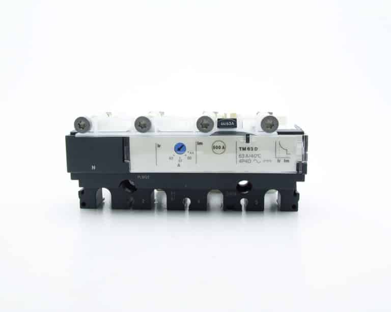 LV429052 – DECLENCHEUR TM63D 4P4D POUR DISJONCTEUR NSX100-250